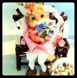 RABBIT SHELF SITTER HANGING LEGS